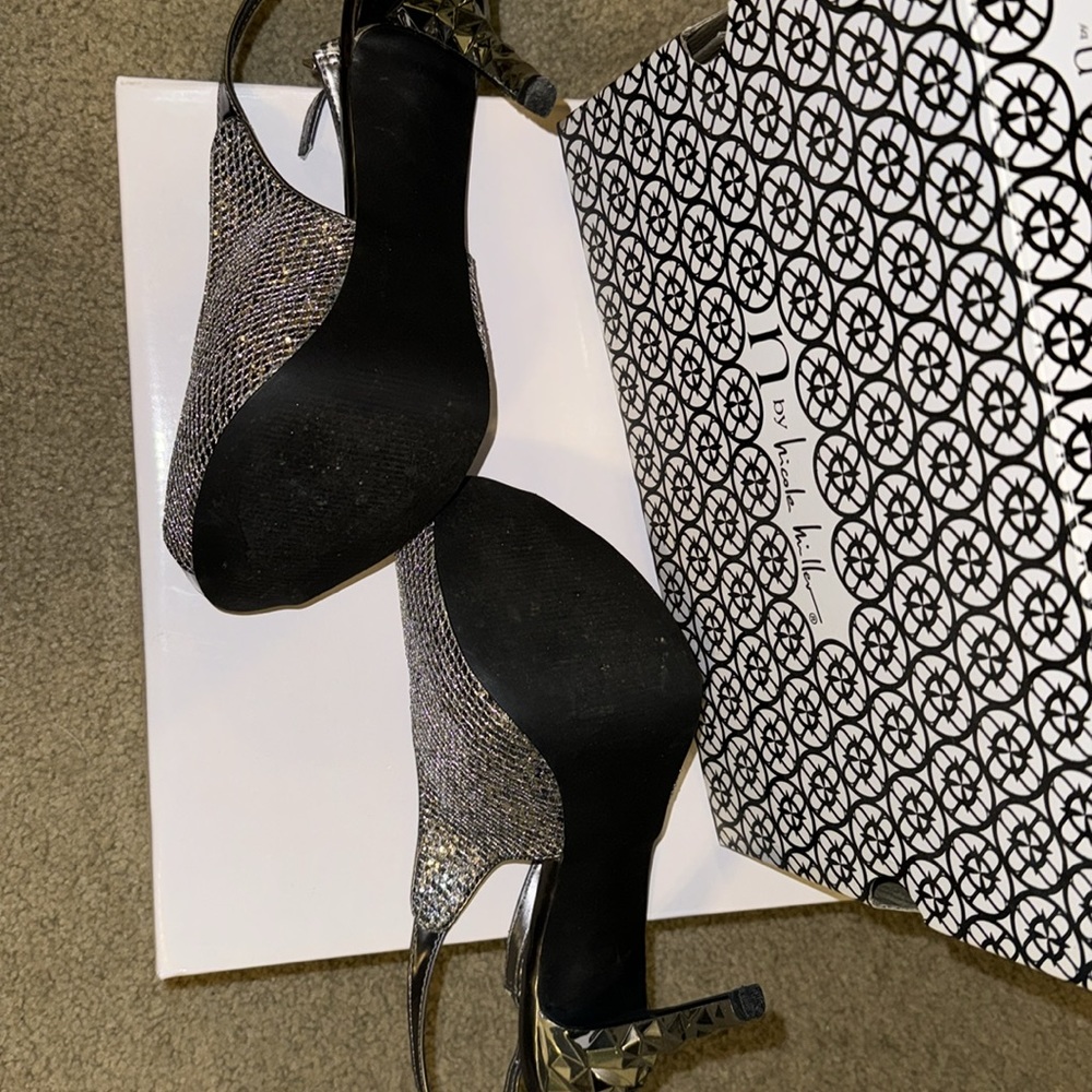 Heels - Picture 5 of 8